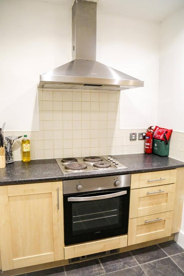 Serviced Apartment In Liverpool City Centre - Free Parking - Balcony - By Happy Days Exterior foto